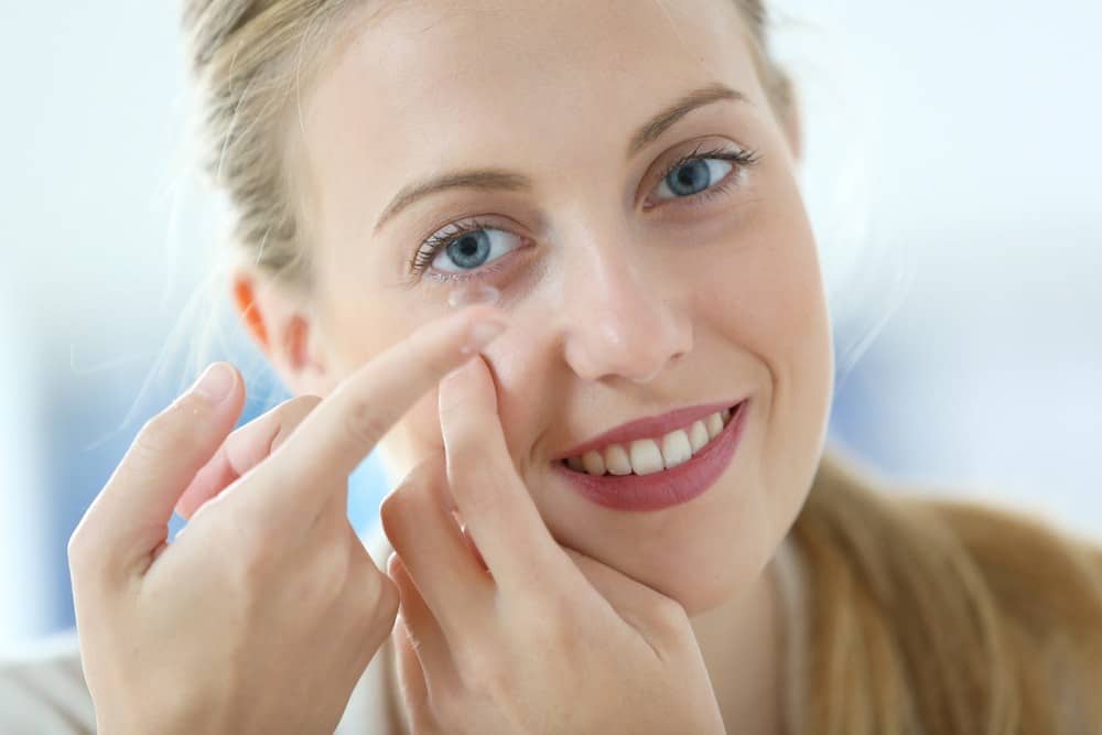 Tips for First-time Contact Lens Wearers