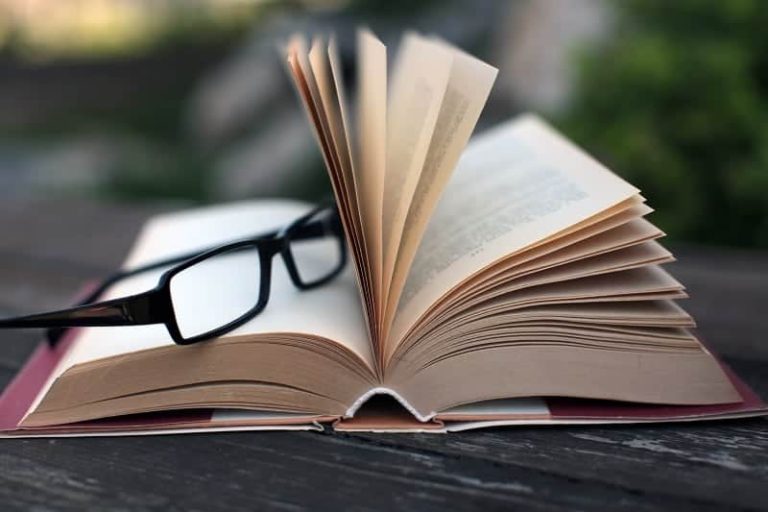 What Not to Do When Cleaning Your Glasses